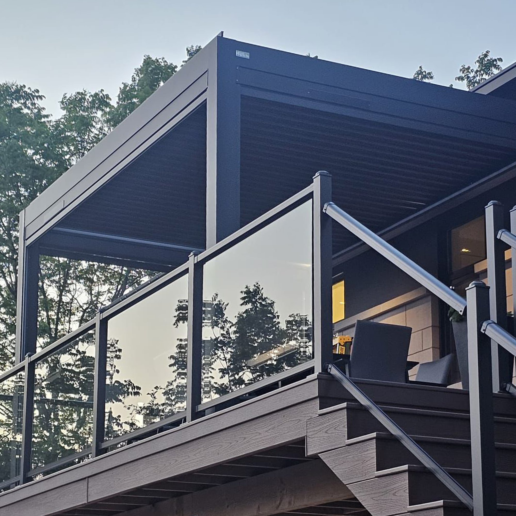 EGHUUN Pergola Mezzo, Louvered Roof, Electric and Remote Controlled - Image 11