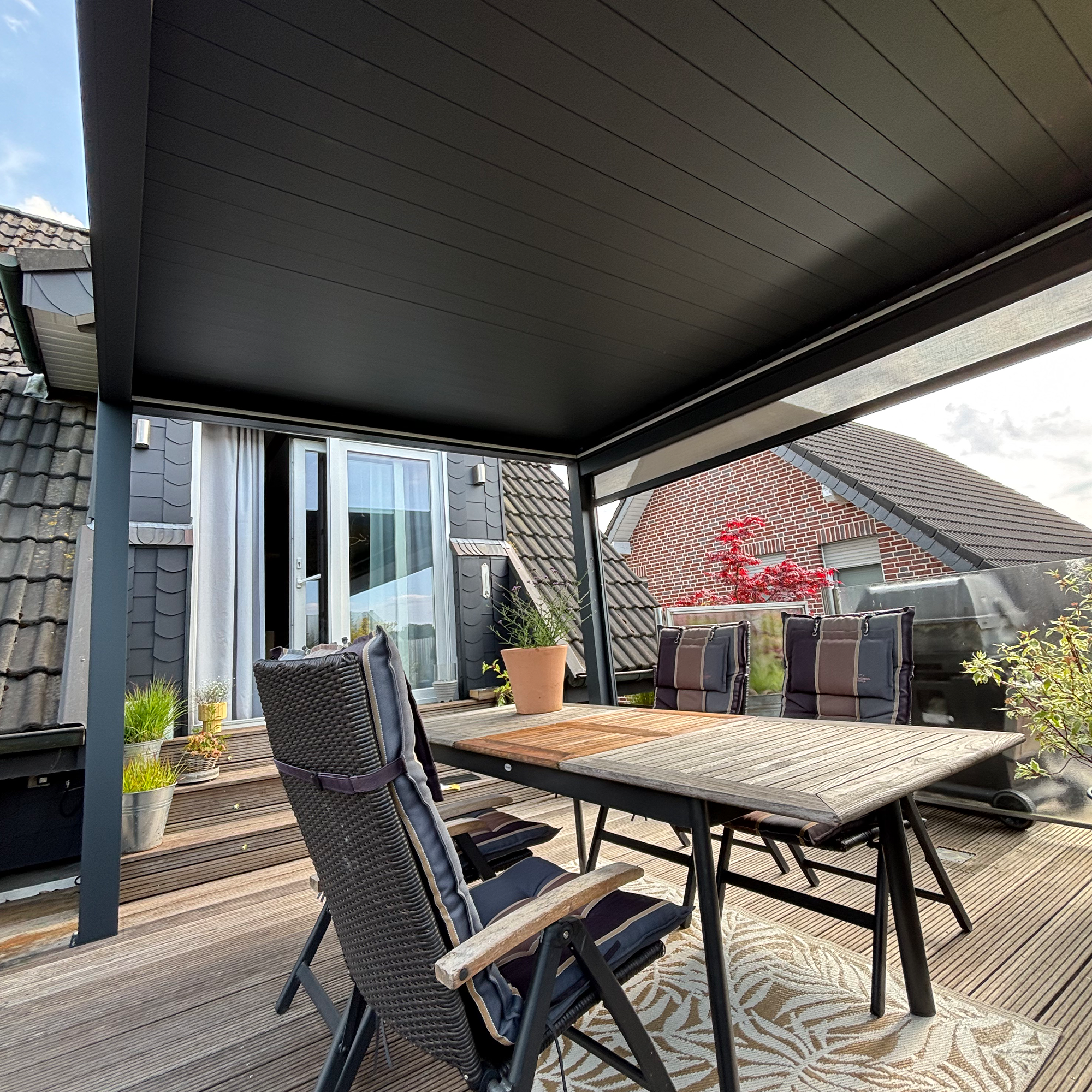 EGHUUN Pergola Mezzo, Louvered Roof, Electric and Remote Controlled - Image 3